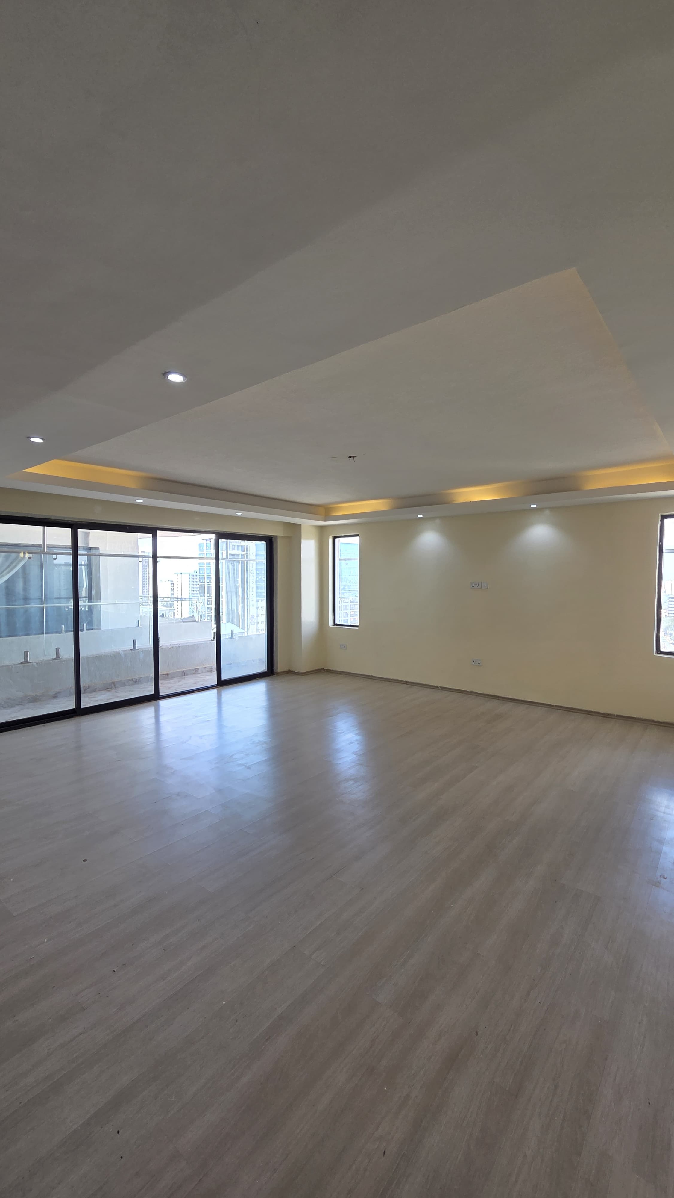 Exquisite 5 Bedroom Duplex Apartment In Prime Parklands