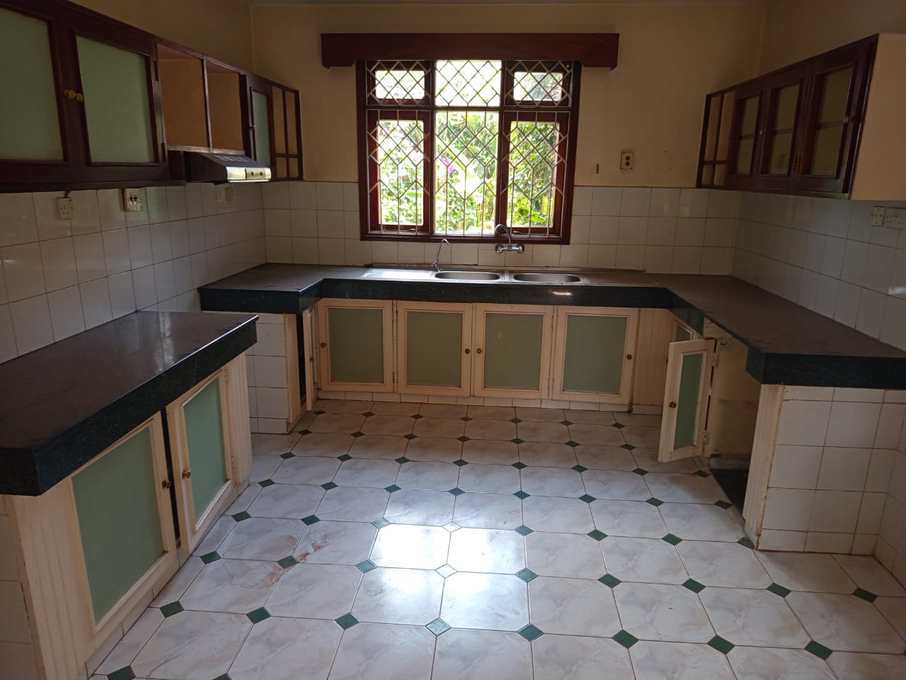 Beautifully Designed 4 Bedroom Maisonette for Rent in Lavington