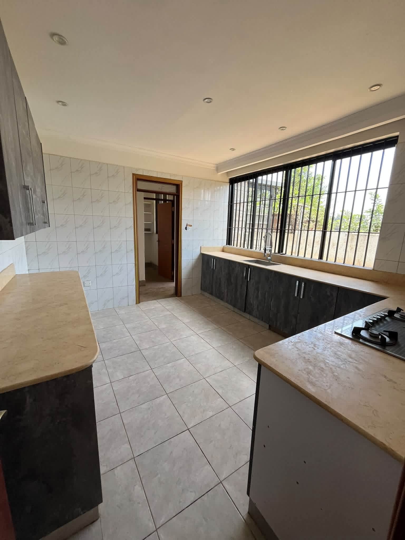 Contemporary 4 Bedroom Villas with DSQ for Rent in Ongata Rongai
