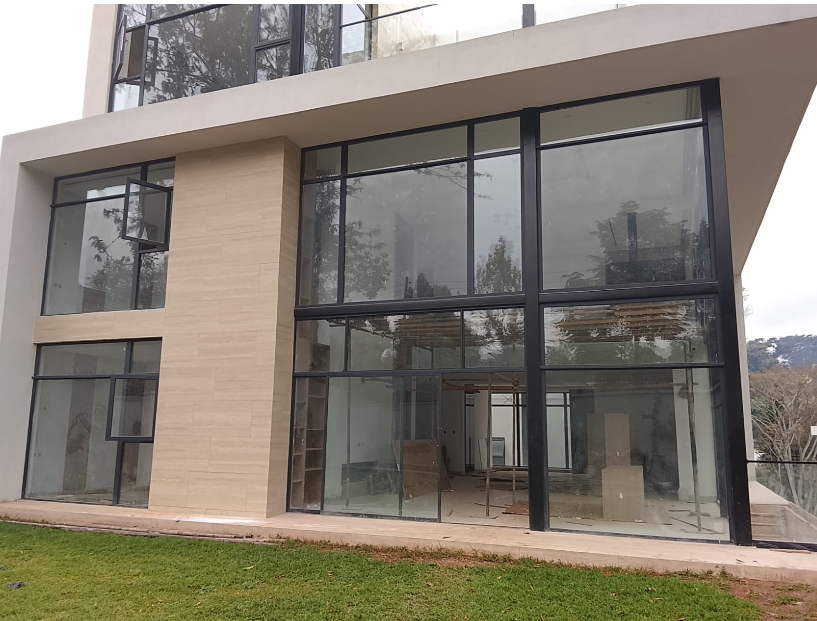 Grand 9 Bedroom Villa in Lavington, Apple Cross Road.