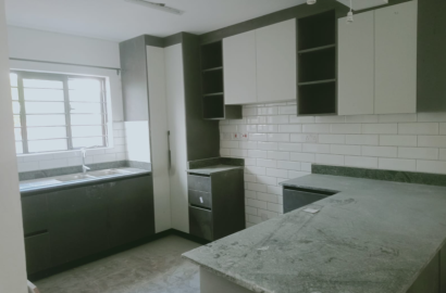 Sophiscated 3 Bedroom Maisonette in Kerarapon , Karen