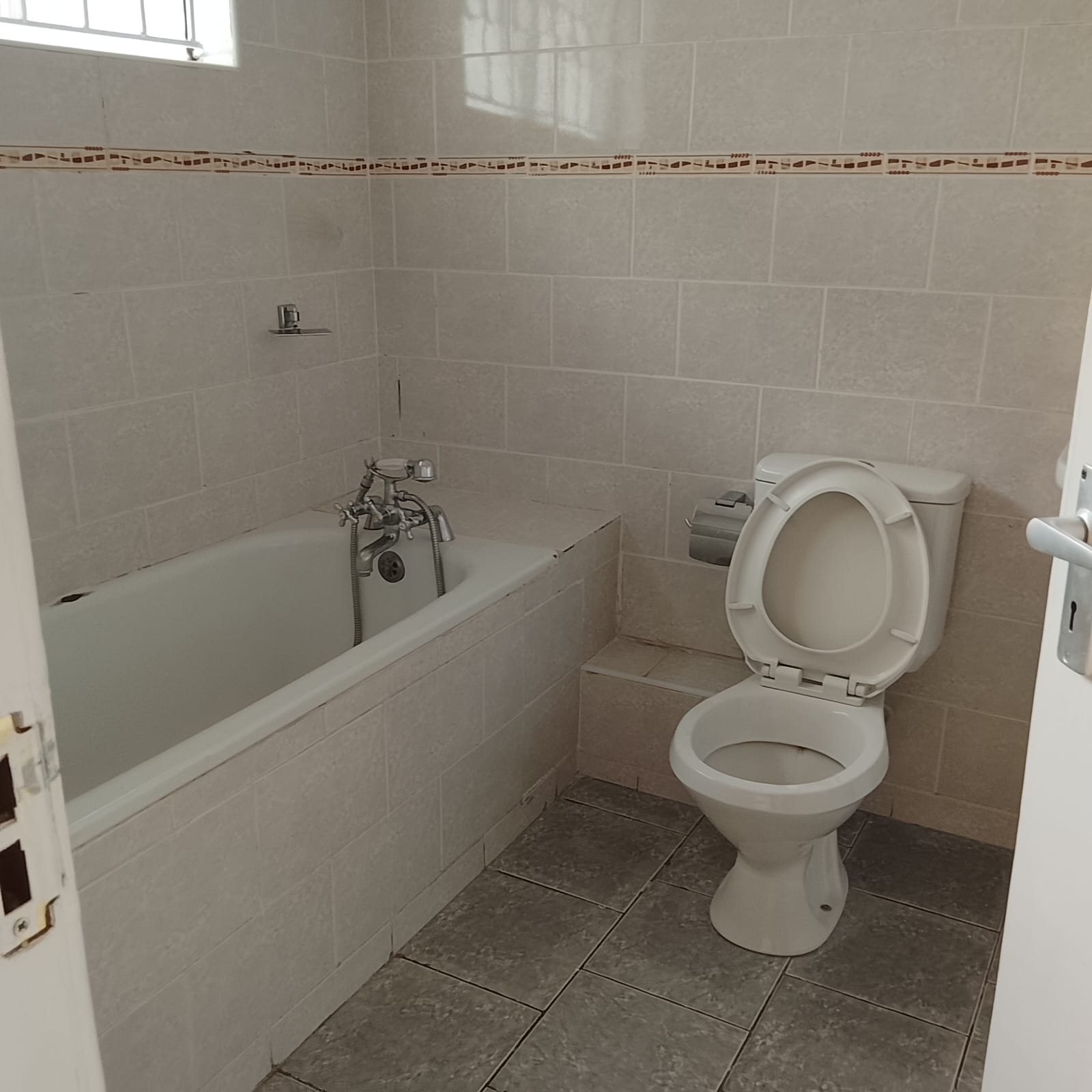 Beautifully Designed 3 Bedroom Villa with DSQ for Rent in Riara Road