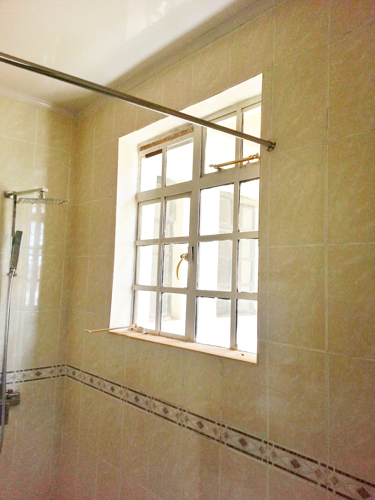 ELEGANT 2 BEDROOM APARTMENT FOR SALE _ JACARANDA GARDENS.