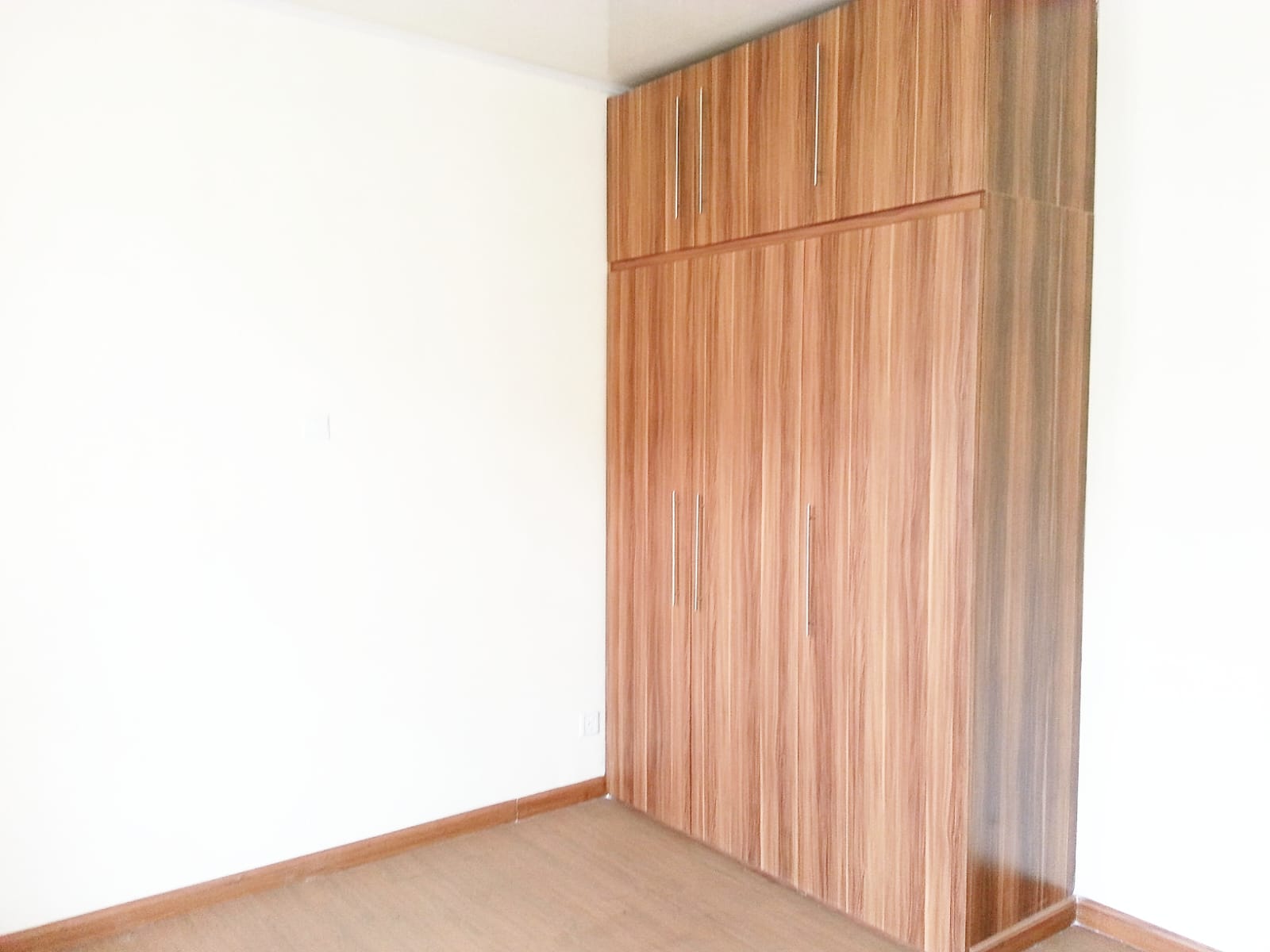 ELEGANT 2 BEDROOM APARTMENT FOR SALE _ JACARANDA GARDENS.