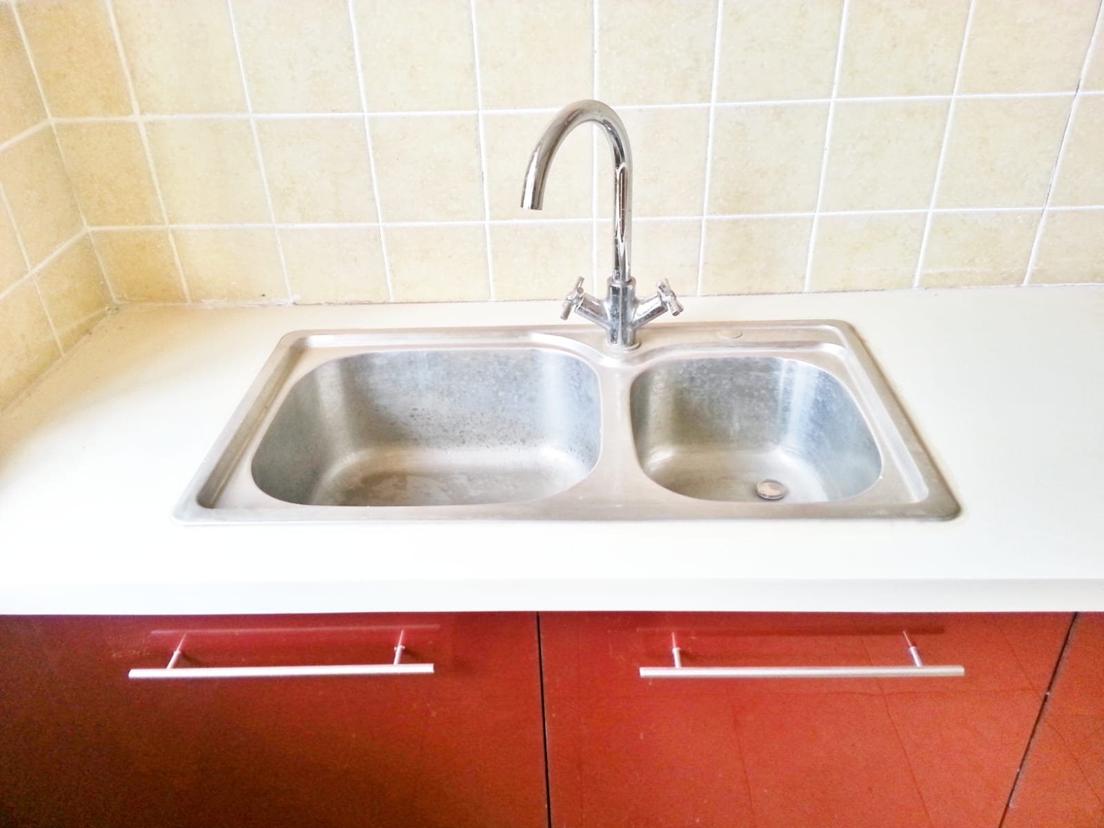 ELEGANT 2 BEDROOM APARTMENT FOR SALE _ JACARANDA GARDENS.