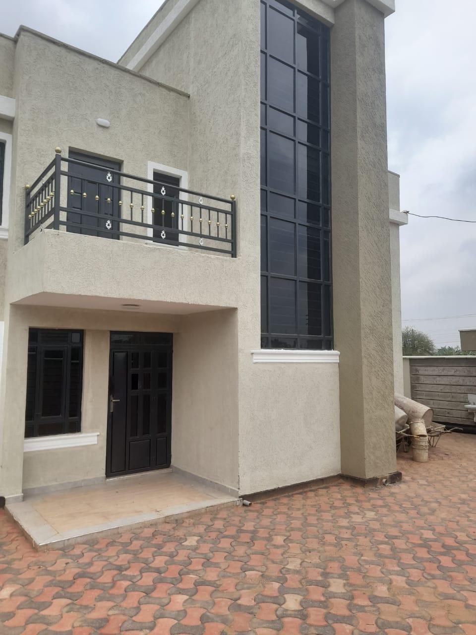 Modern 4 Bedroom  all esuit with an Attic.in RUIRU .KAMAKIS.