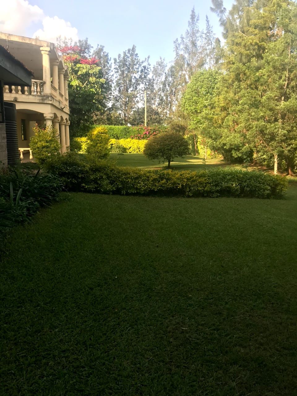 EXQUISITE 5 BEDROOM HOUSE.  AND TWO 3 BEDROOM GUEST HOUSE FOR SALE IN RIDGEWAYS.