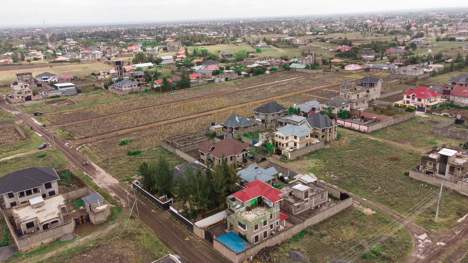 PRIME 40 BY 60 PLOT FOR SALE IN  KAMULU.