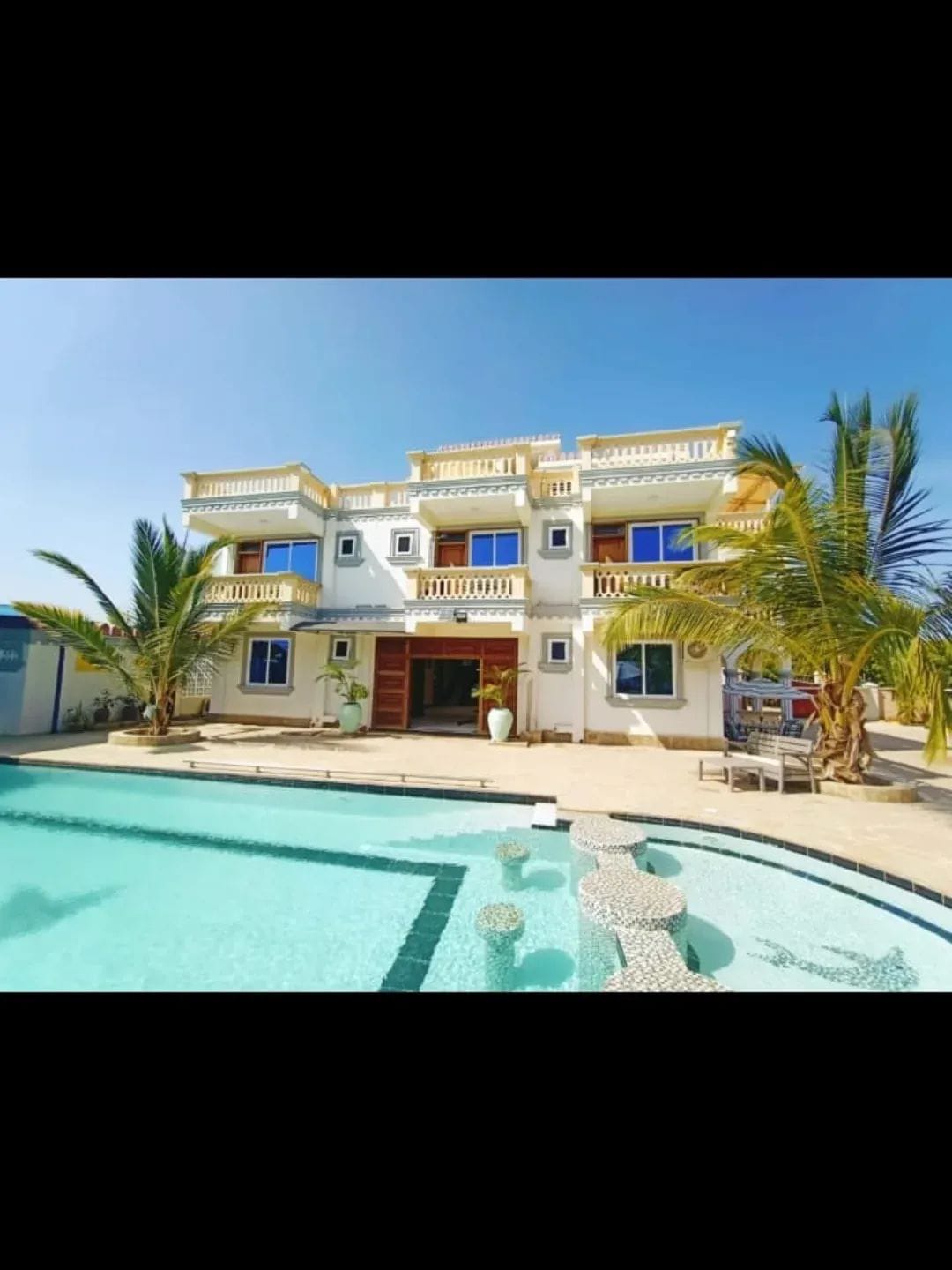 Discover over 30  stunning options  holiday villas available for August Gate aways. in Diani.