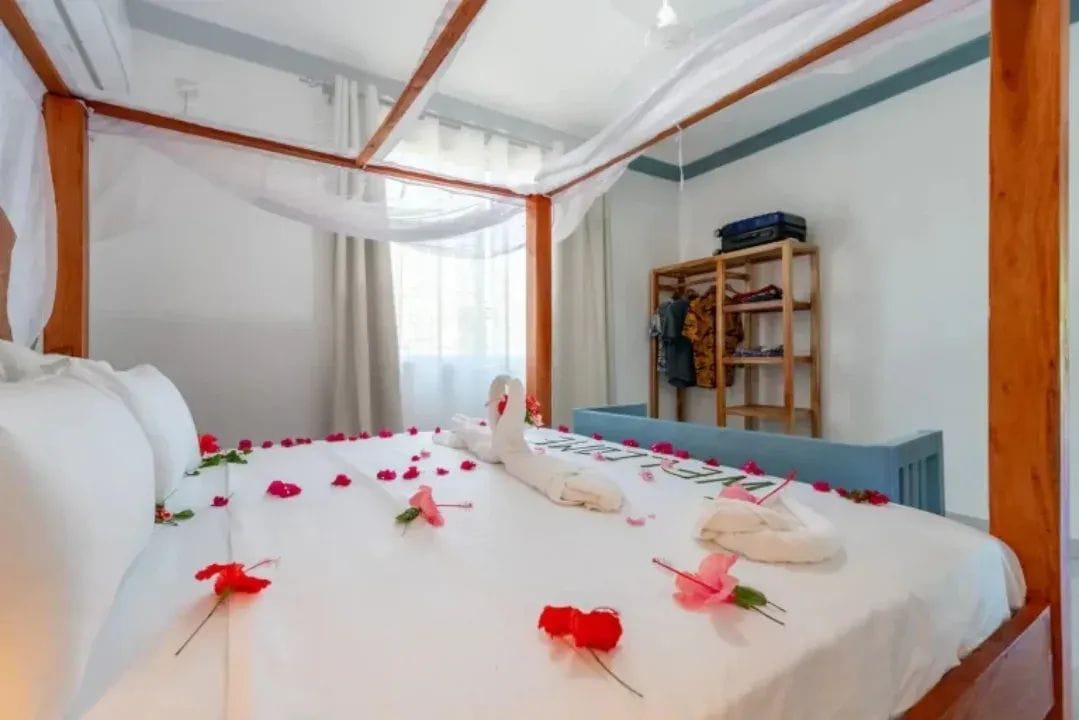 Discover over 30  stunning options  holiday villas available for August Gate aways. in Diani.