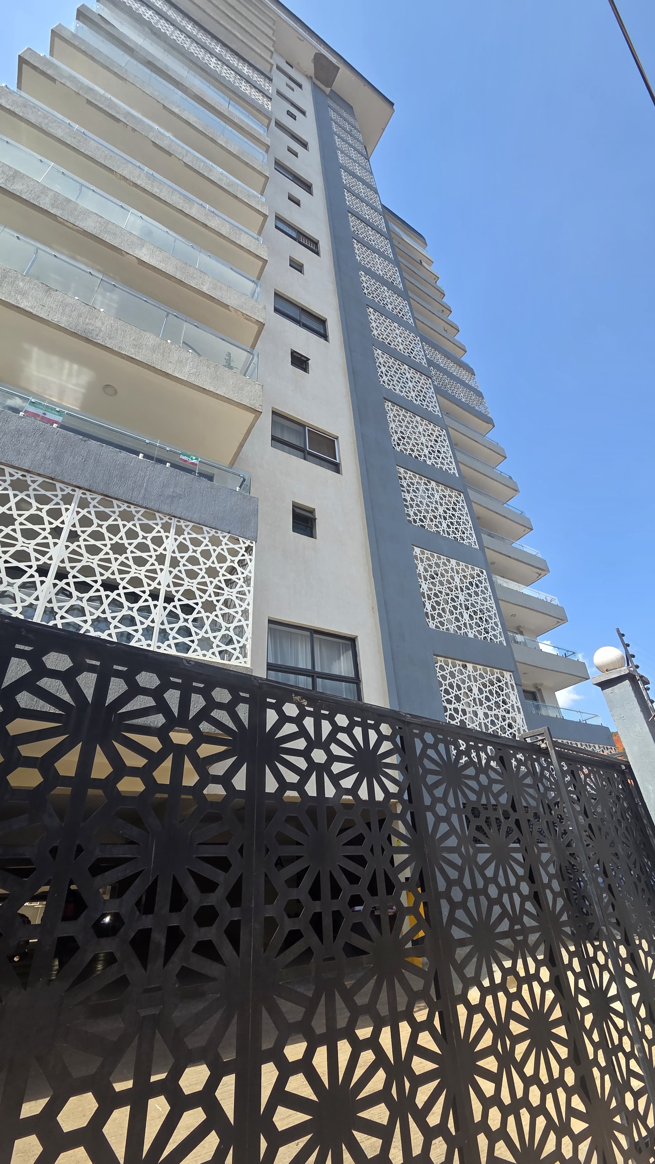 Exquisite 5 Bedroom Duplex Apartment In Prime Parklands