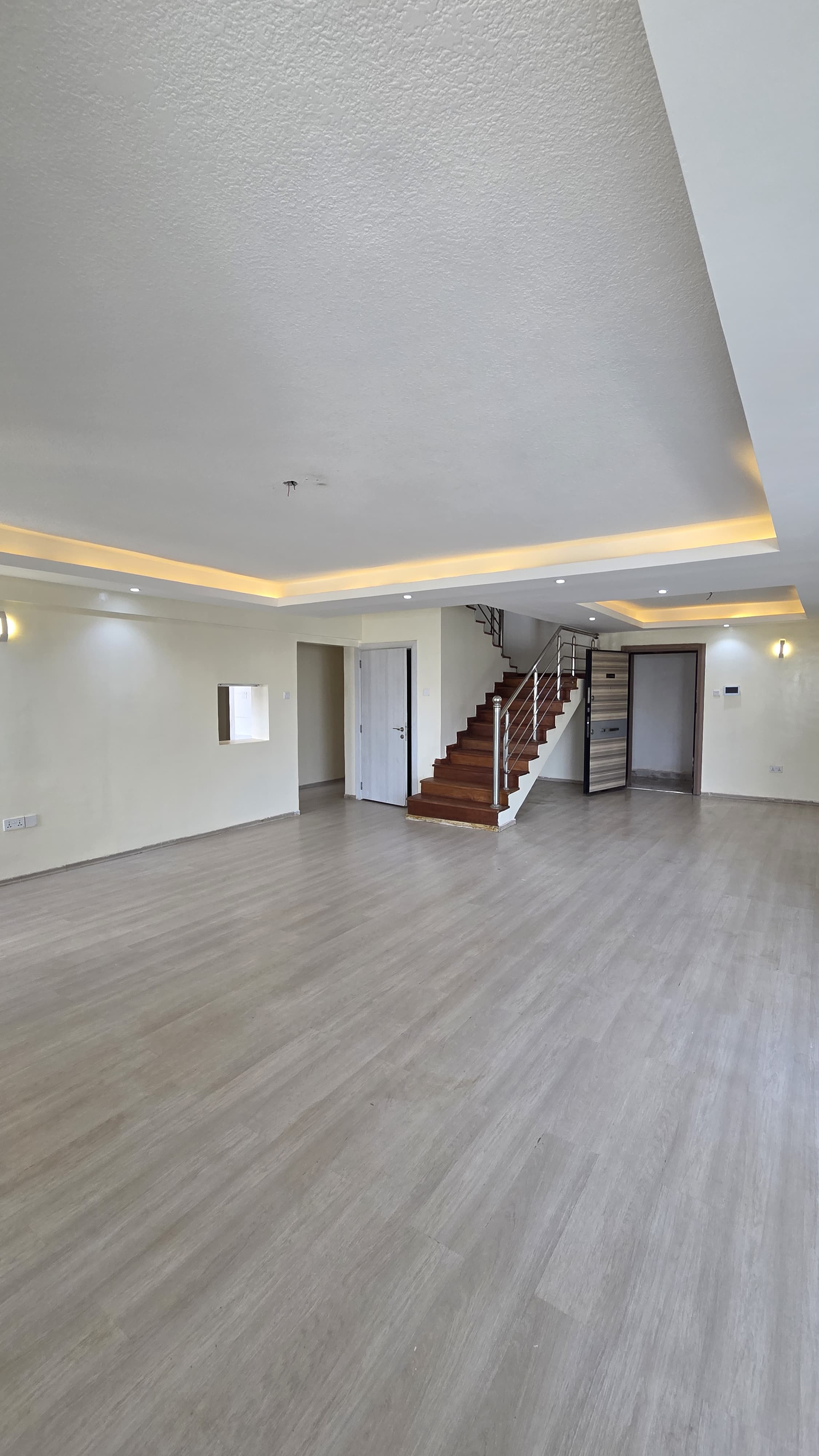 Exquisite 5 Bedroom Duplex Apartment In Prime Parklands