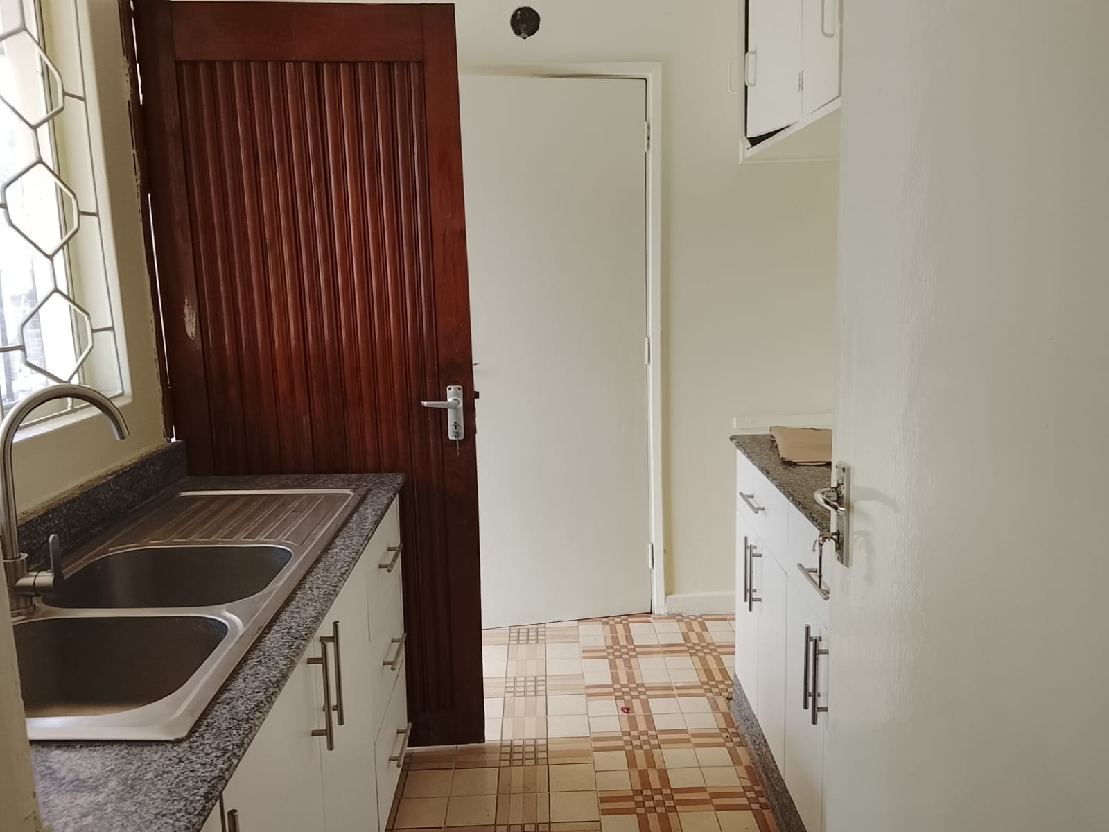 Elegant 2 Bedroom Ground-Floor Apartment for Rent in Hurlingham