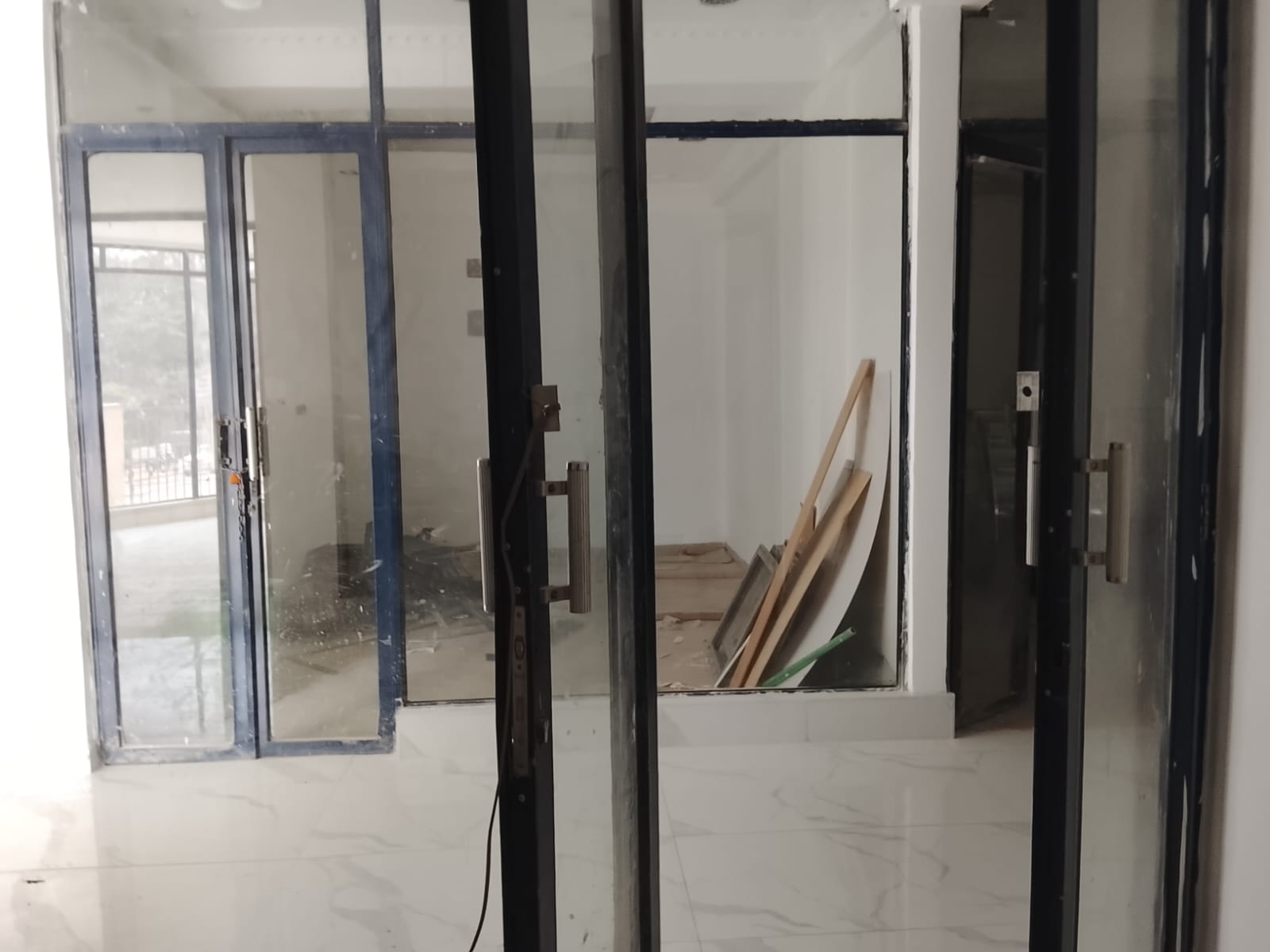 Sophiscated  500 SQFT Ground Floor Shop for Rent in Upper Hill, Hurlingham Road