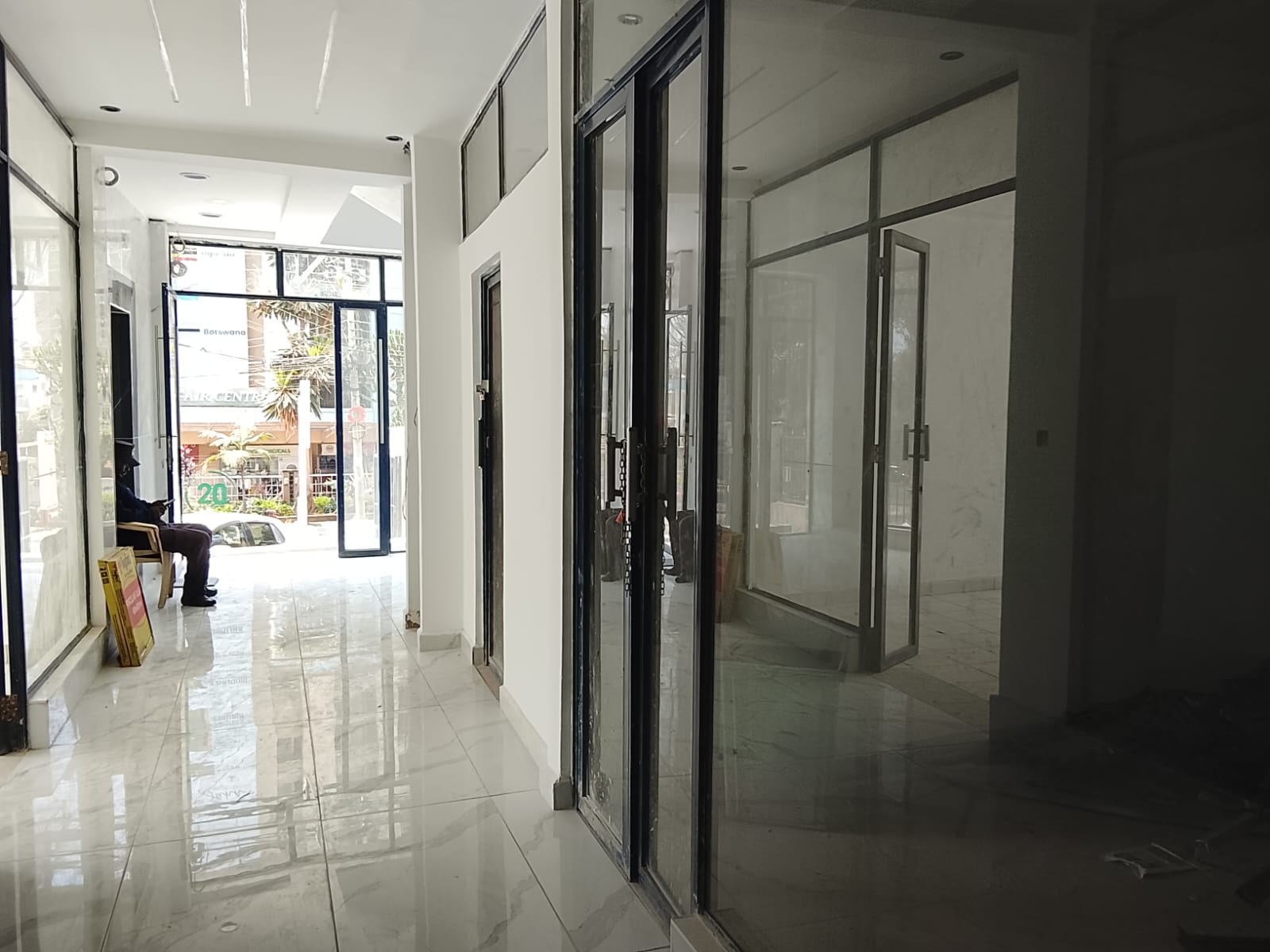 Sophiscated  500 SQFT Ground Floor Shop for Rent in Upper Hill, Hurlingham Road