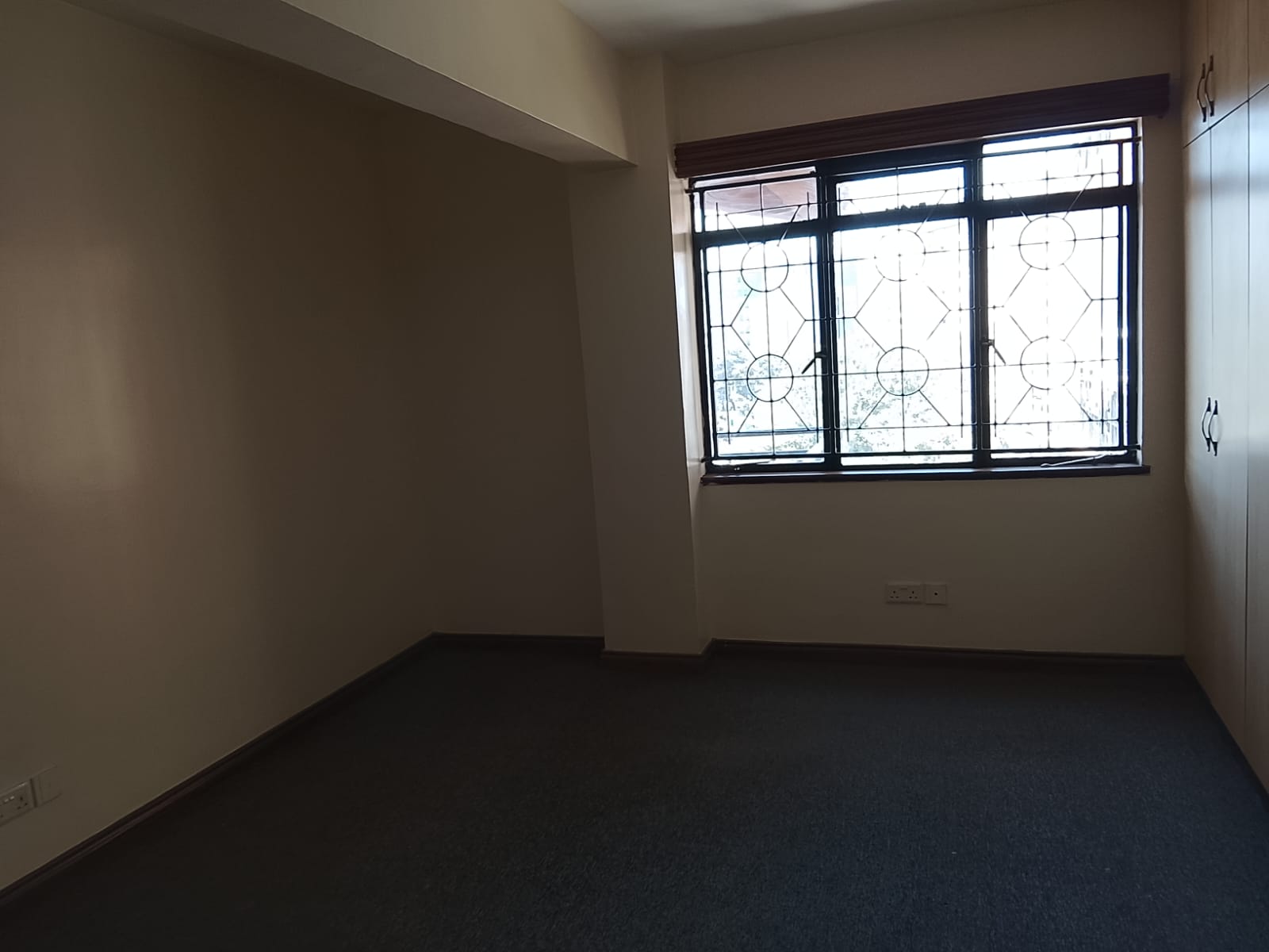 Prestigious 1,116 SQFT Office for Rent in Hurlingham