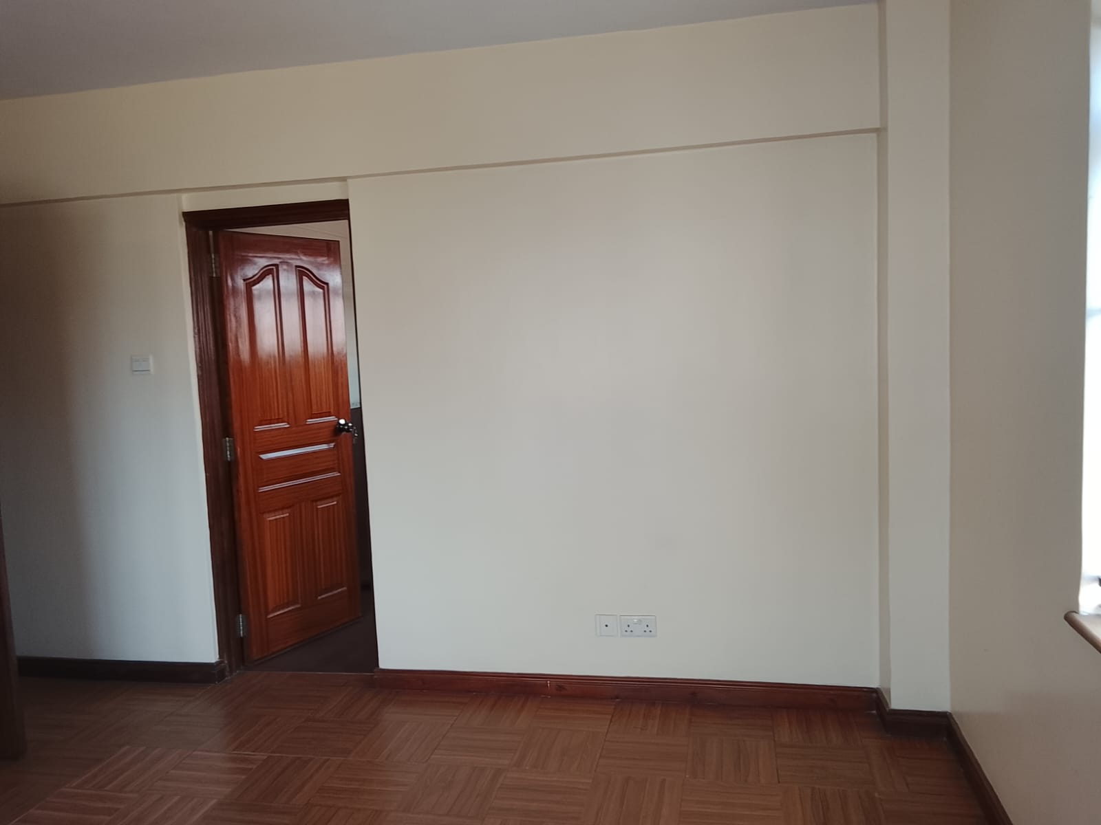 Prestigious 1,116 SQFT Office for Rent in Hurlingham