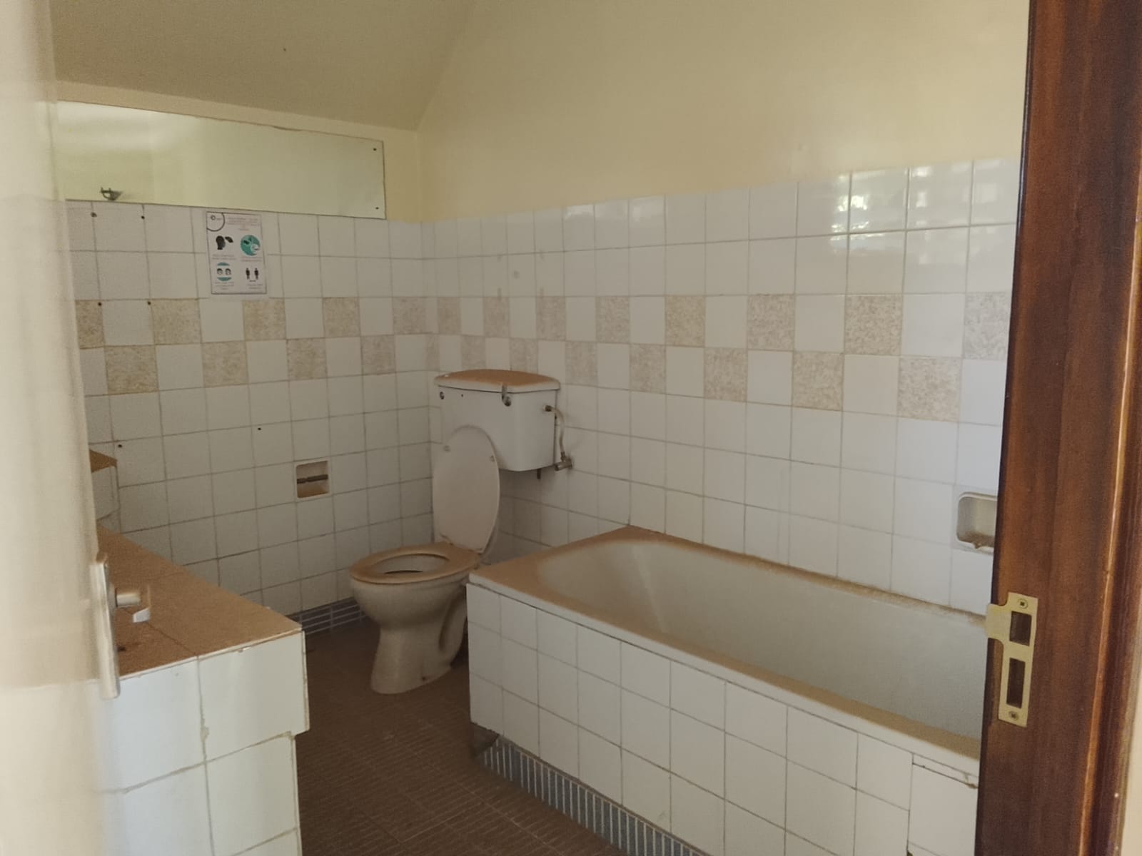 Spacious 3-Bedroom Commercial House for Rent in Lavington