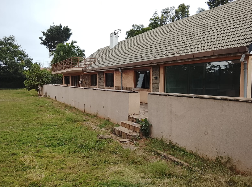 Executive 9 Bedroom Maisonette in Lavington, Apple Cross Road.