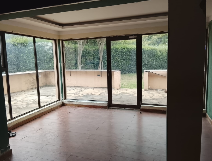 Executive 9 Bedroom Maisonette in Lavington, Apple Cross Road.