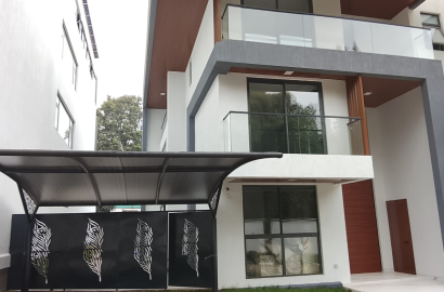 Exquisite 7 Bedroom Villa in Lavington, Apple Cross Road.