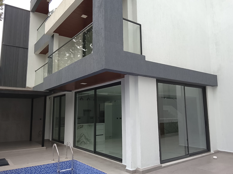 Exquisite 7 Bedroom Villa in Lavington, Apple Cross Road.