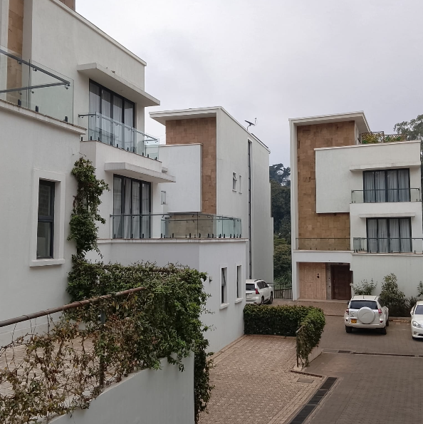 Extravagant 5 Bedroom Villas in Lavington, Apple Cross Road.