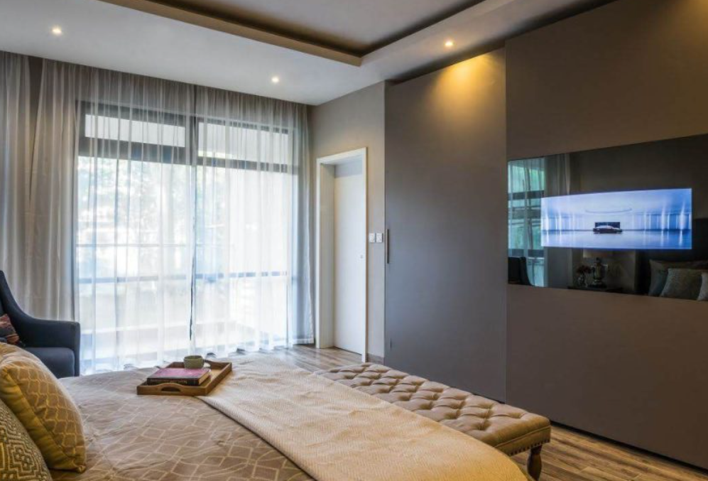 Simply Exceptional 4 Bedroom Duplex Apartments in Riverside