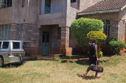 Spacious 4 Bedroom Maisonette Along Kerarapon Drive, Karen