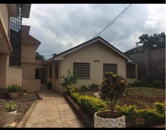 STUNNING 7 BEDROOM HOUSE IN RUNDA GROVE